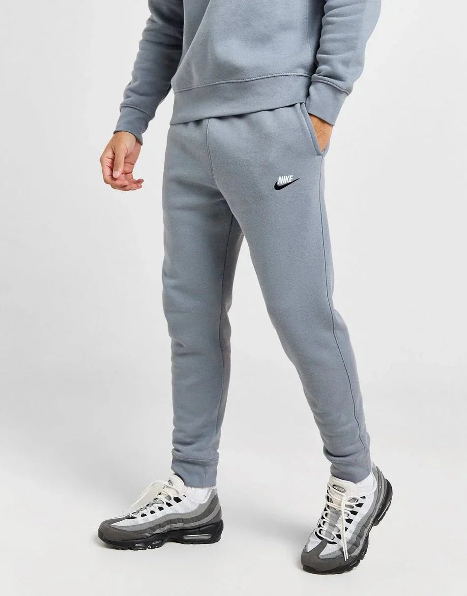 Nike Pantalon de jogging Sportswear Club Fleece - kleostreetwear