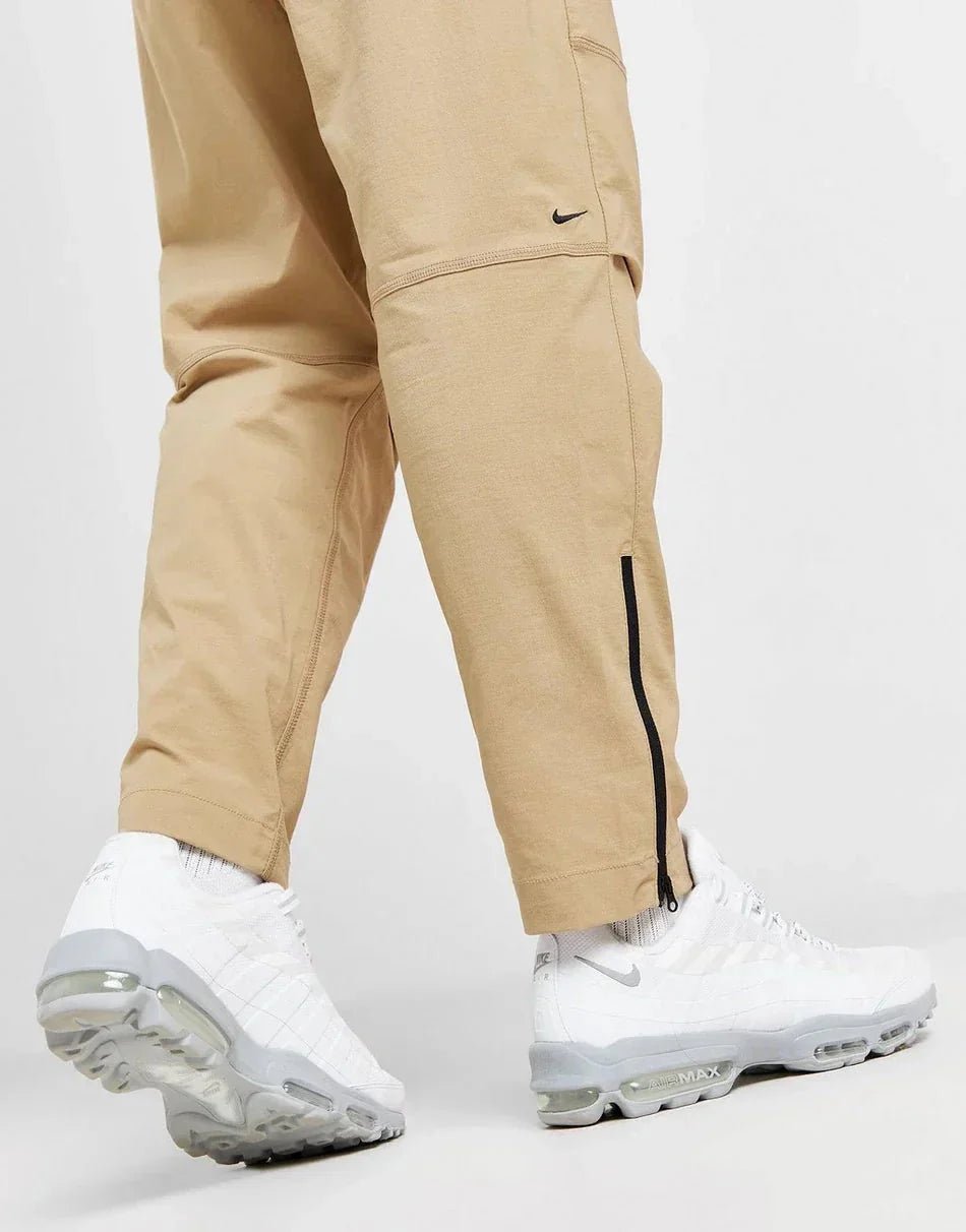 Nike Pantalon de jogging Tech - kleostreetwear