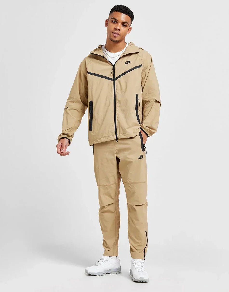 Nike Pantalon de jogging Tech - kleostreetwear