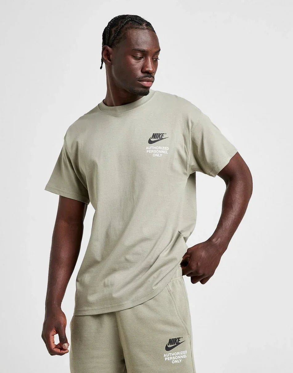 Nike T-shirt Authorised - kleostreetwear
