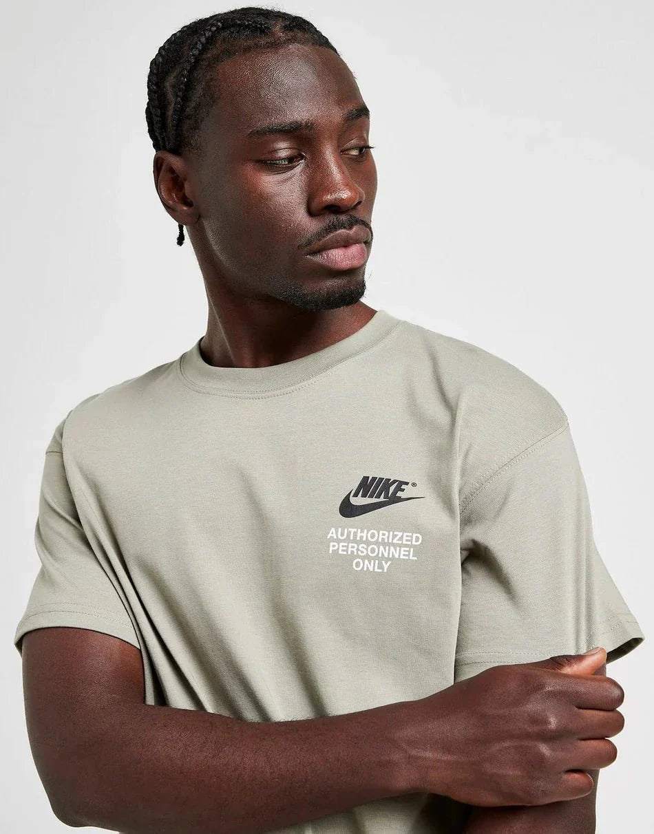 Nike T-shirt Authorised - kleostreetwear