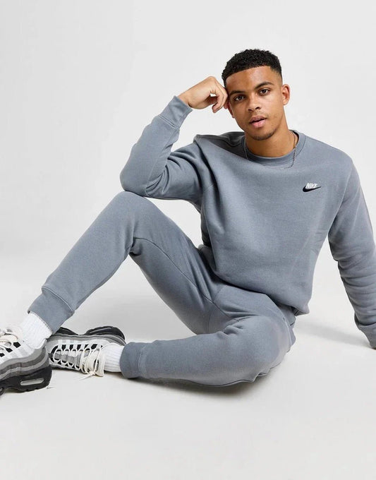 Nike Foundation Crew Sweatshirt - kleostreetwear