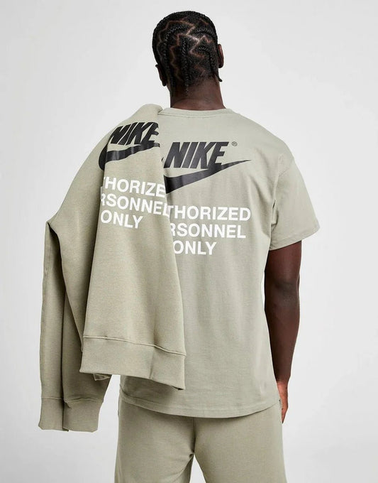 Nike T-shirt Authorised - kleostreetwear