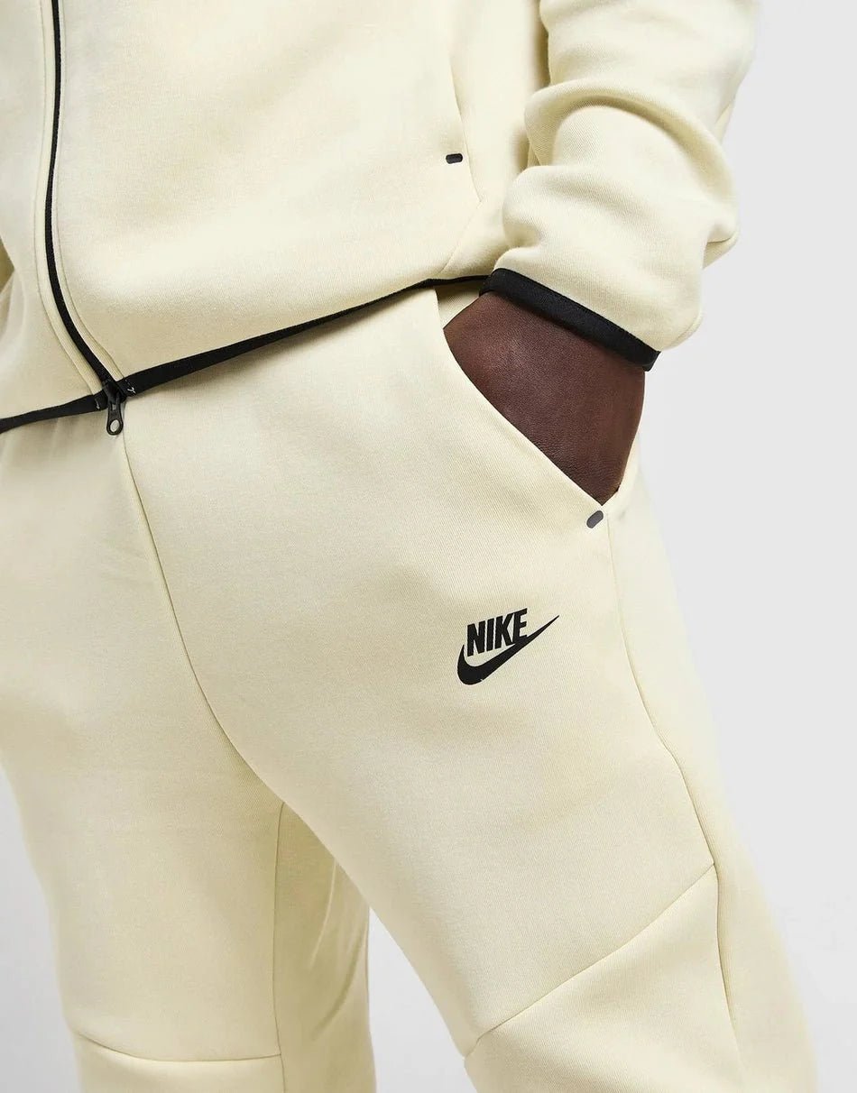 Nike Tech Fleece Joggers - kleostreetwear
