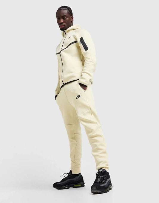 Nike Tech Fleece Joggers - kleostreetwear