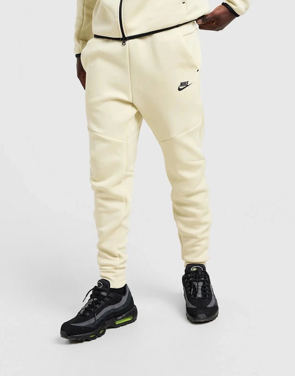 Nike Tech Fleece Joggers - kleostreetwear
