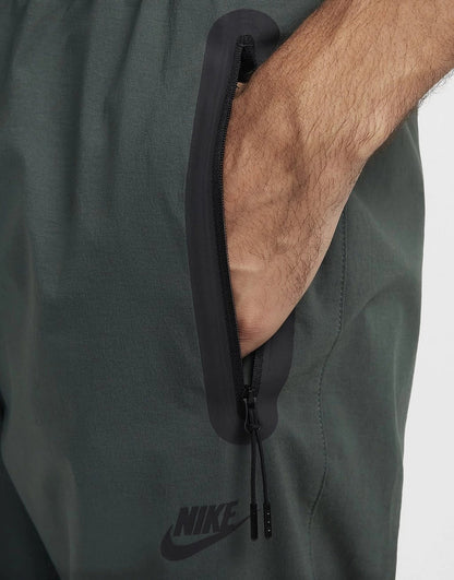 Nike Tech Woven Pants - kleostreetwear
