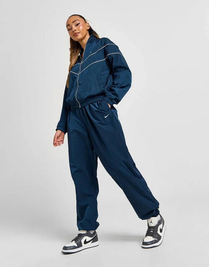 Nike Woven Essential Track Pants - kleostreetwear
