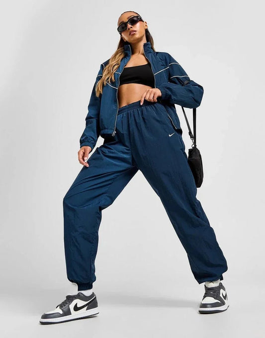 Nike Woven Essential Track Pants - kleostreetwear